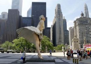 Etek Chicago da Havalandı